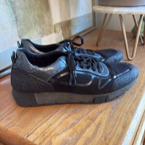 💐 Tamaris black vegan sneakers with glitter: